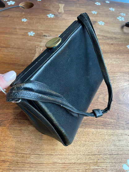 vintage leather top clasp handbag