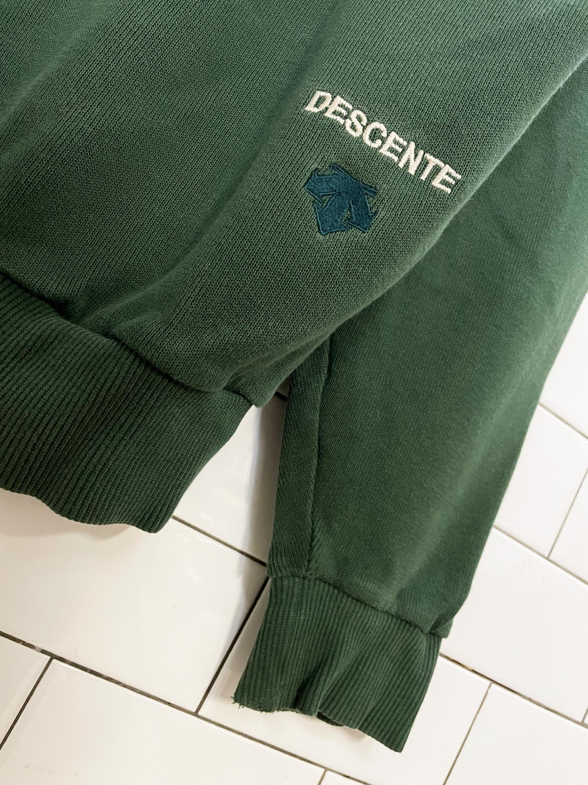 vintage 90s descente golf rib knit crested sweatshirt | made in Japan