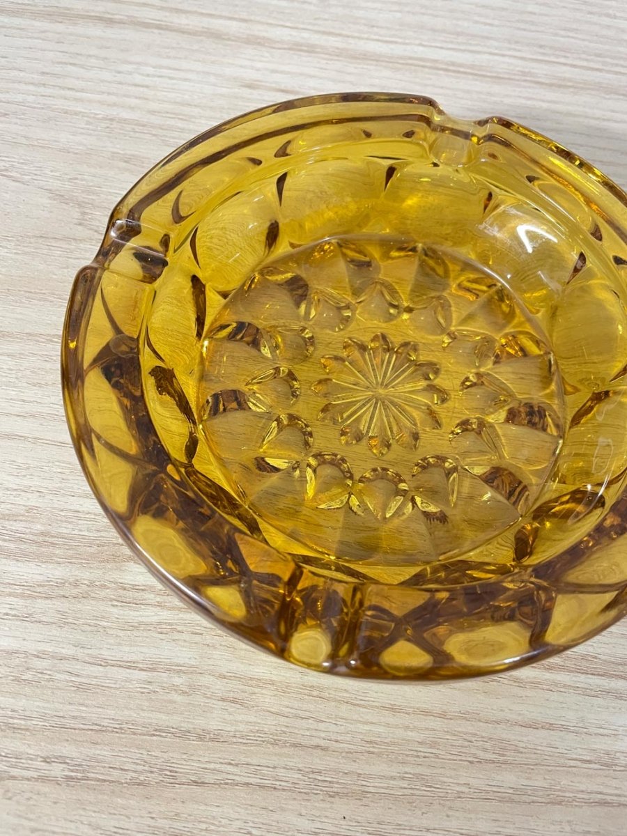 vintage anchor hocking fairfield amber ashtray - good market thrift store