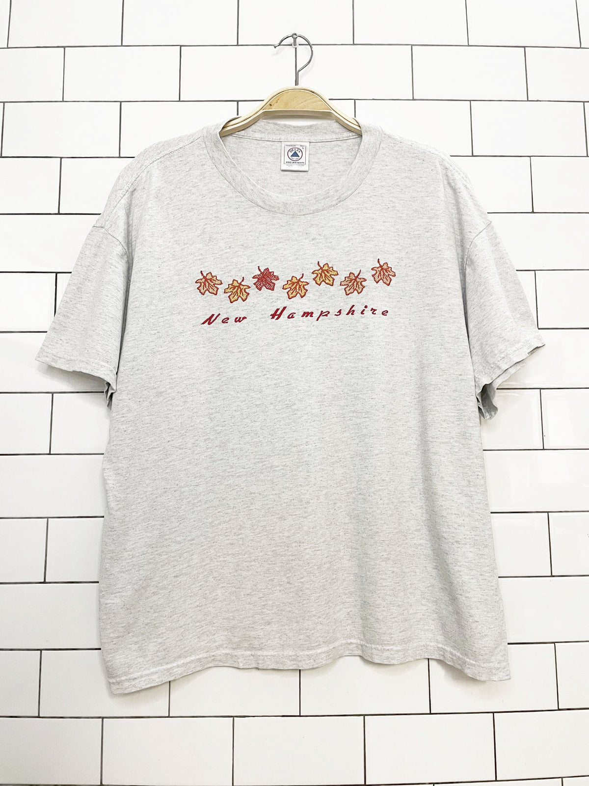 vintage new hampshire autumn leaves embroidered tee | delta