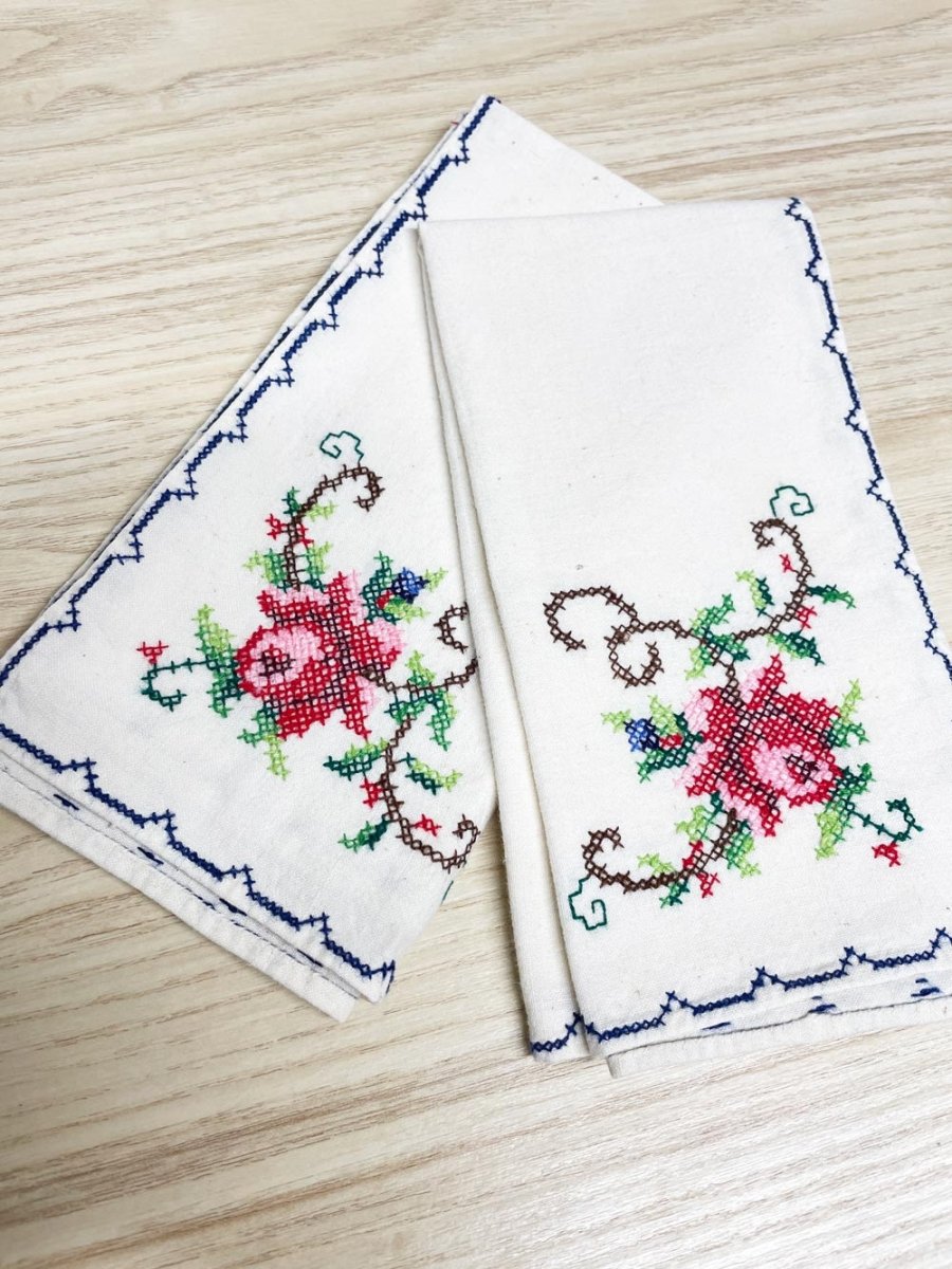 x2 vintage cross stitch flower napkins - good market thrift store