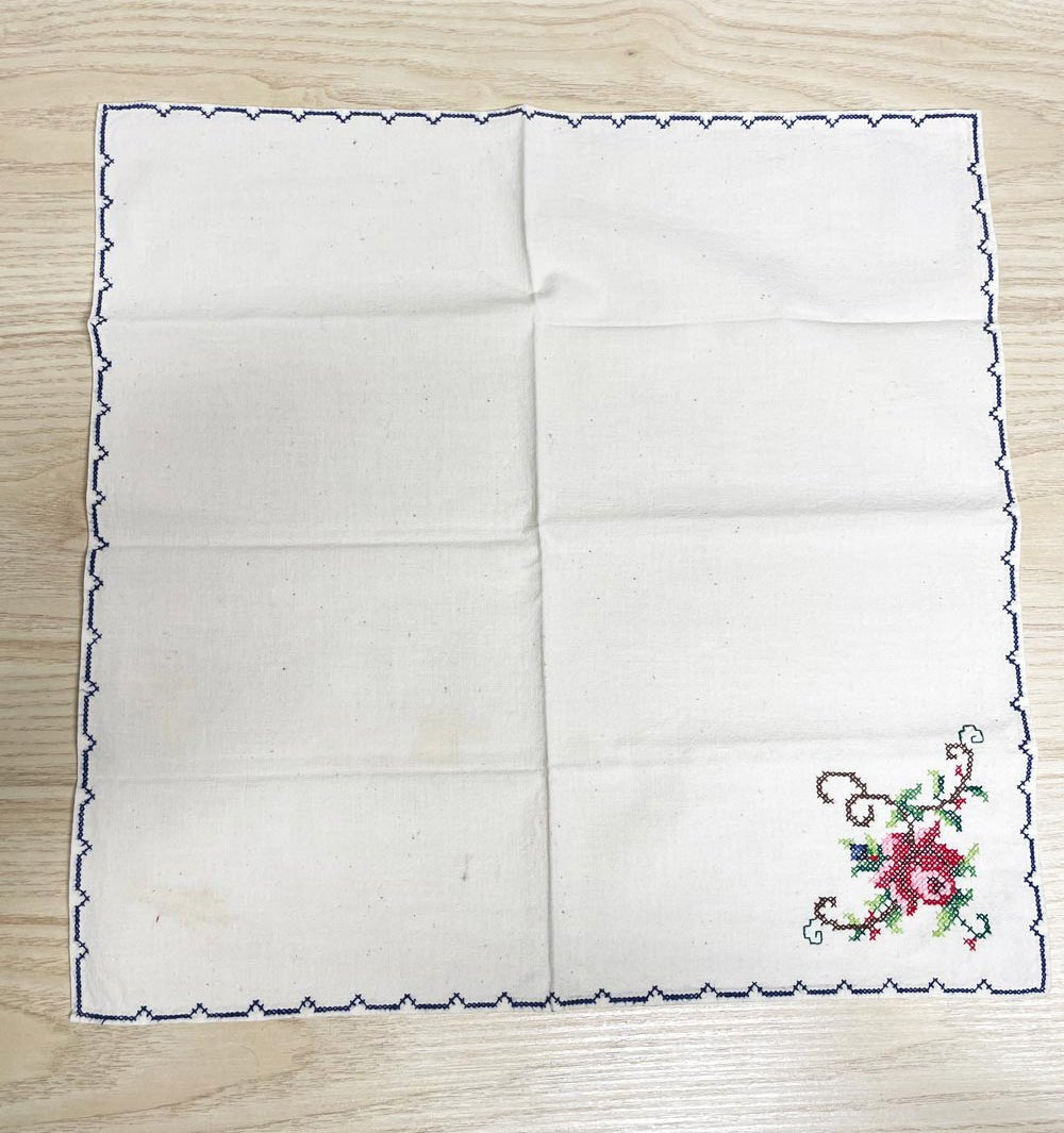 x2 vintage cross stitch flower napkins - good market thrift store