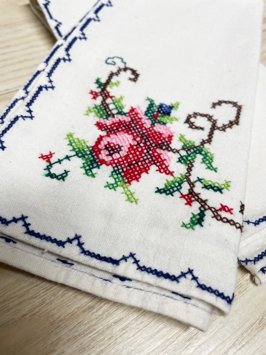 x2 vintage cross stitch flower napkins - good market thrift store