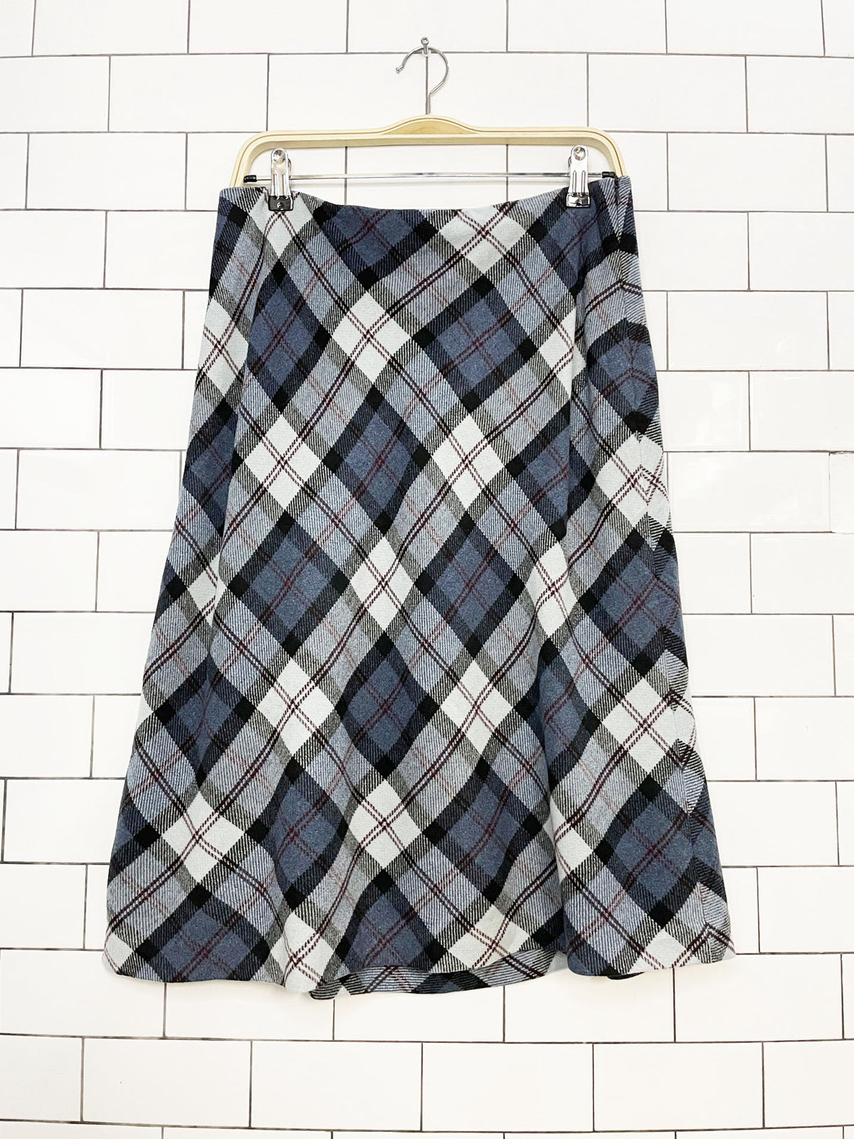 vintage 90s jones new york wool-blend diamond plaid knee-length skirt | made in Canada