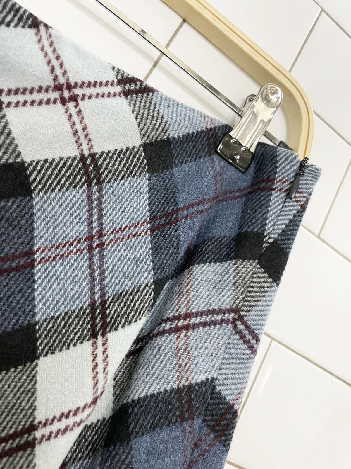 vintage 90s jones new york wool-blend diamond plaid knee-length skirt | made in Canada