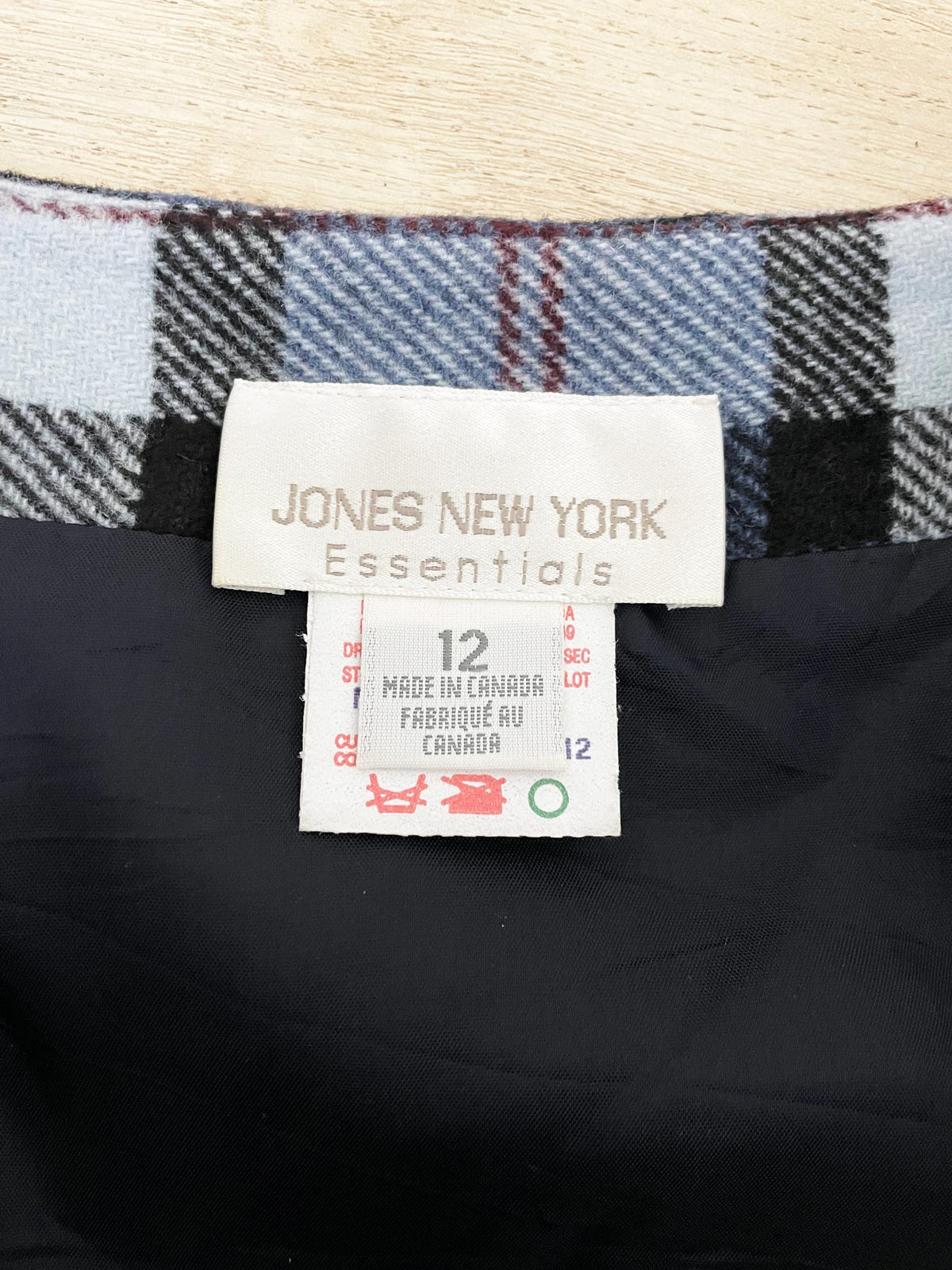 vintage 90s jones new york wool-blend diamond plaid knee-length skirt | made in Canada