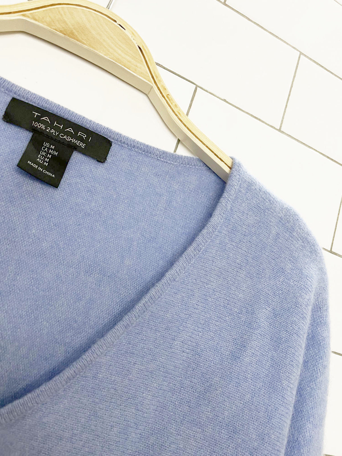 tahari 100% cashmere v-neck sweater