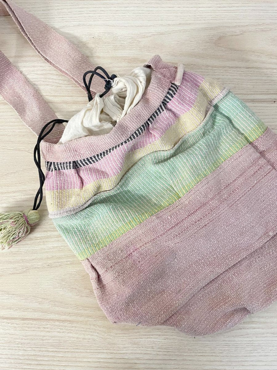 vintage 90s sun faded woven bucket bag - good market thrift store