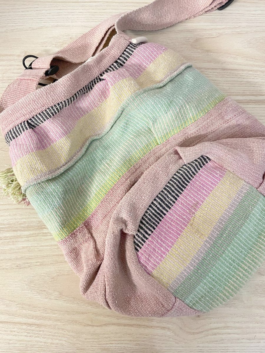 vintage 90s sun faded woven bucket bag - good market thrift store