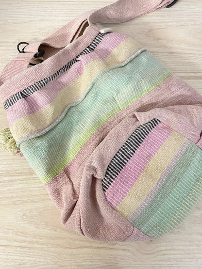 vintage 90s sun faded woven bucket bag - good market thrift store