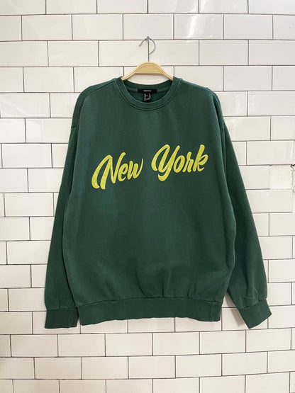 f21 new york script oversized sweatshirt - good market thrift store