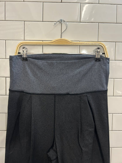 lululemon high rise pleated yoga joggers - good market thrift store