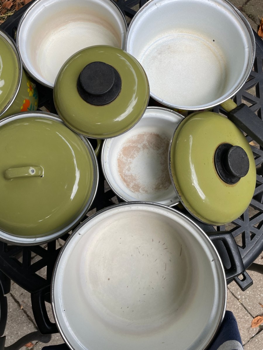 vintage 70s folk floral porcelain enamel cooking set | avacado green | 11 piece set | italy - good market thrift store