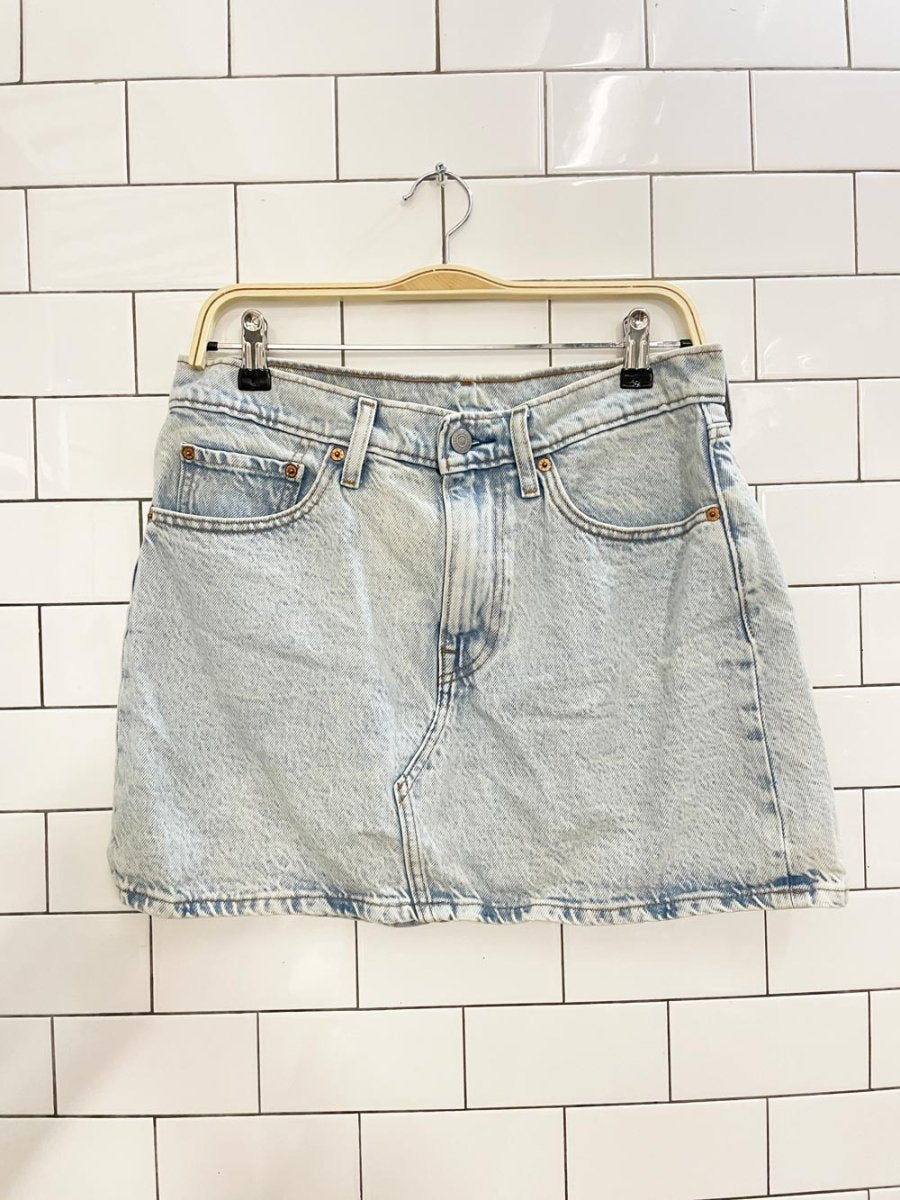 levi's light wash denim mini skirt - good market thrift store