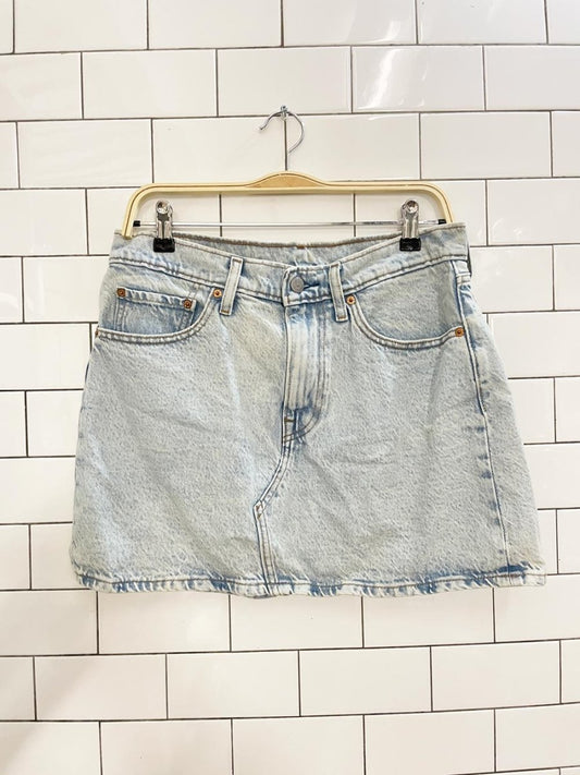 levi's light wash denim mini skirt - good market thrift store