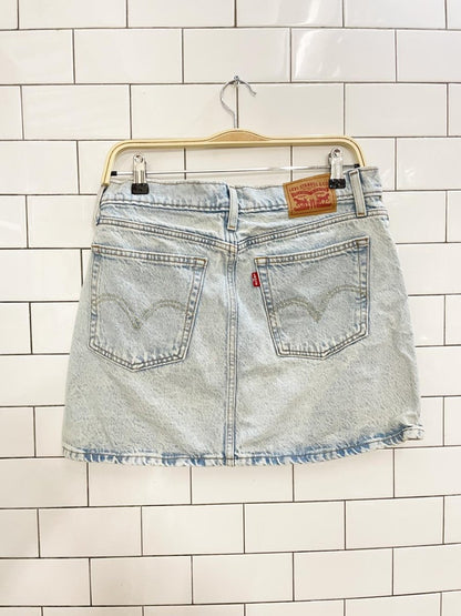 levi's light wash denim mini skirt - good market thrift store