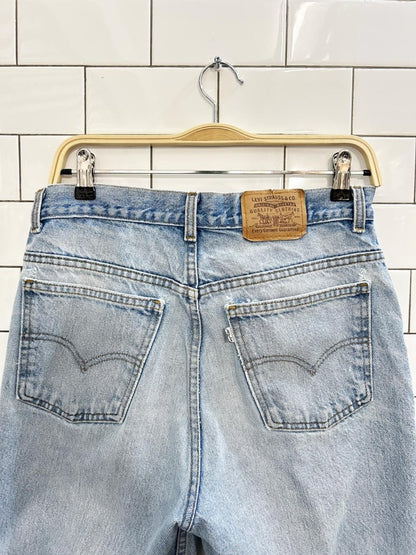 vintage 90s levis white tab distressed straight jeans - good market thrift store