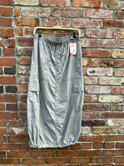 nwot uniqlo nylon drawstring cargo midi skirt
