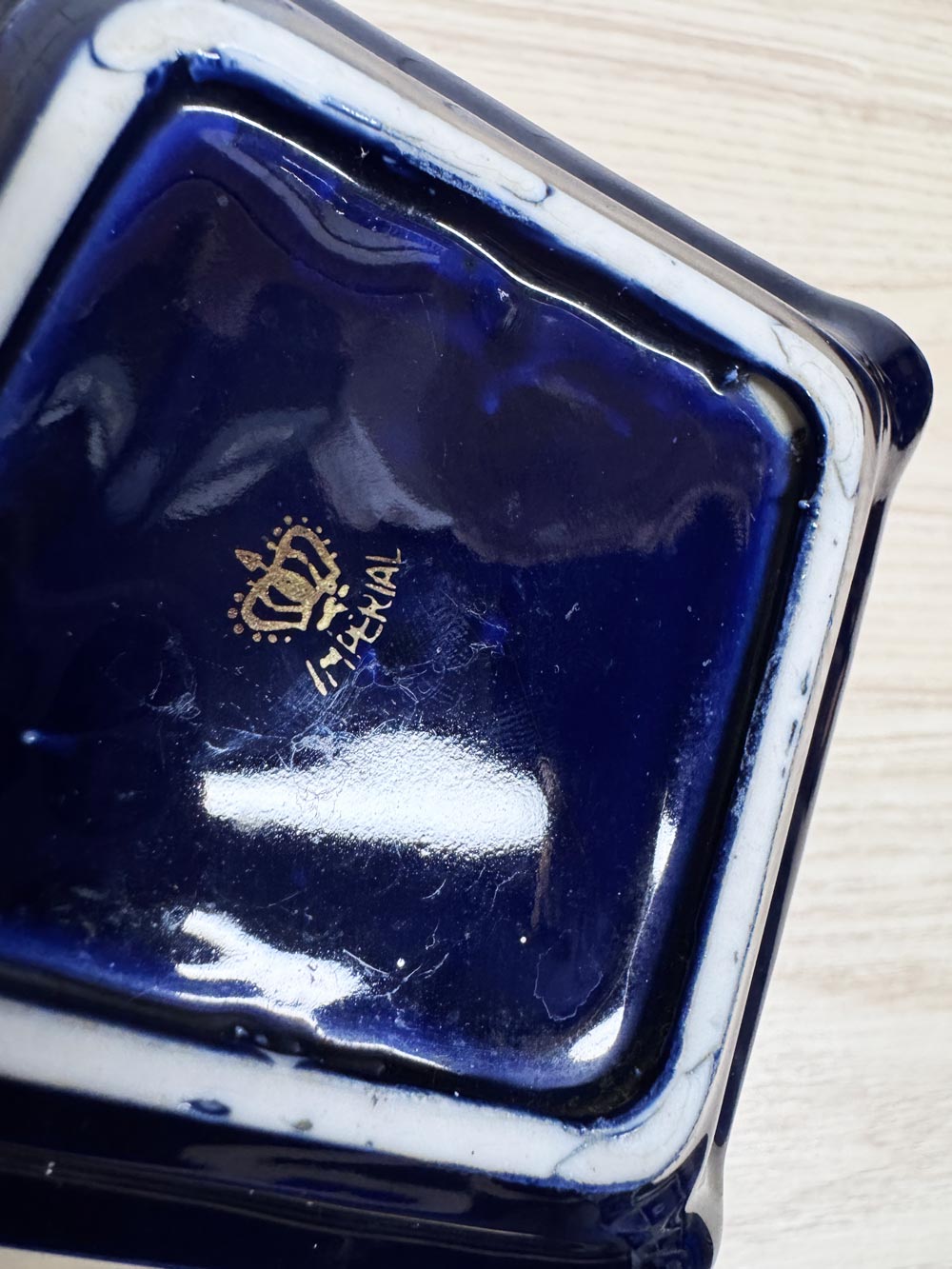vintage gold trim floral crest square ashtray | imperial china