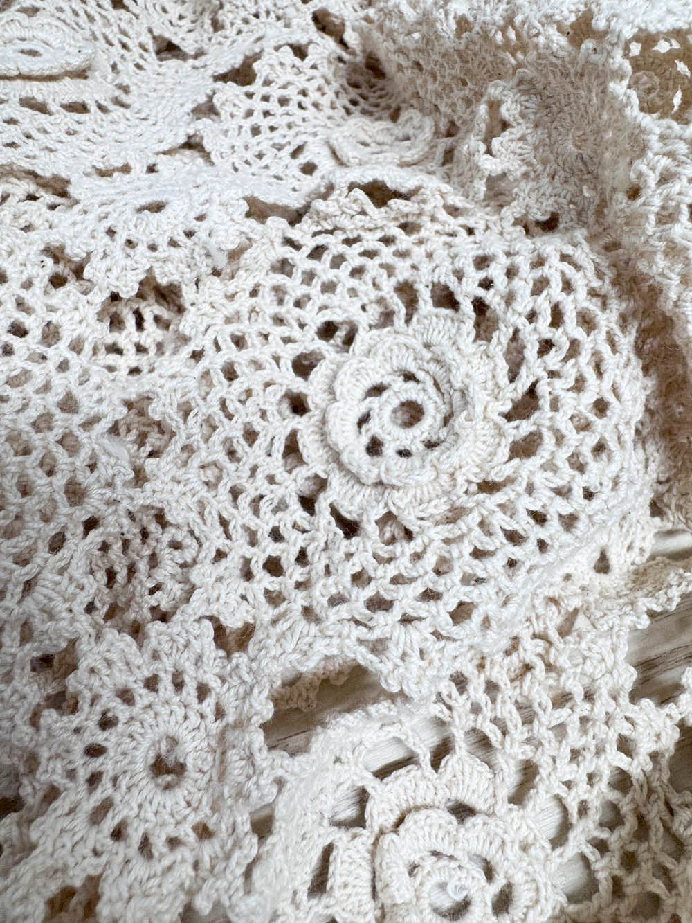 vintage crochet knit floral table cloth