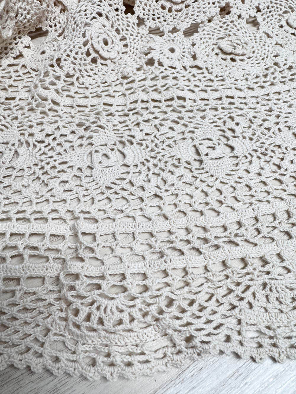 vintage crochet knit floral table cloth