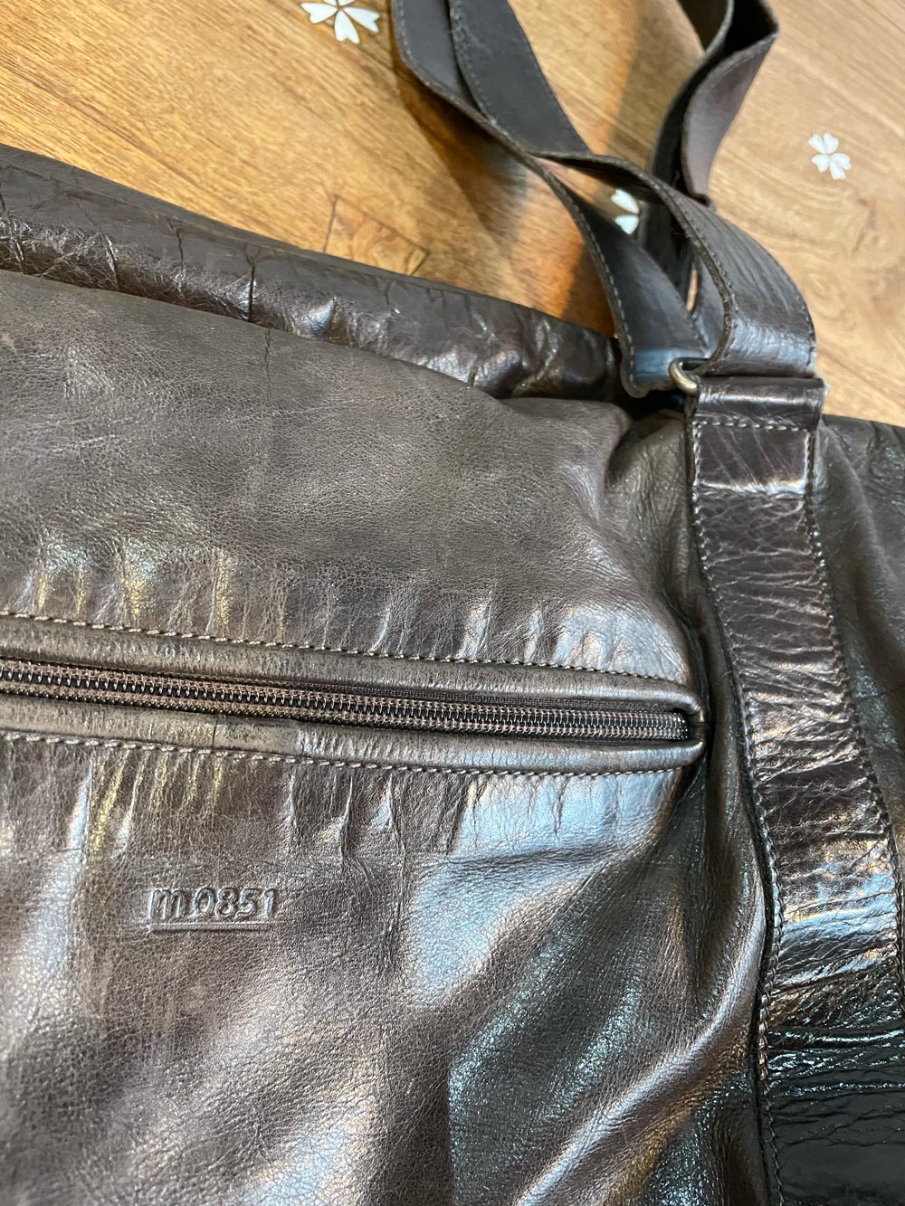 m0851 butter leather duffle bag