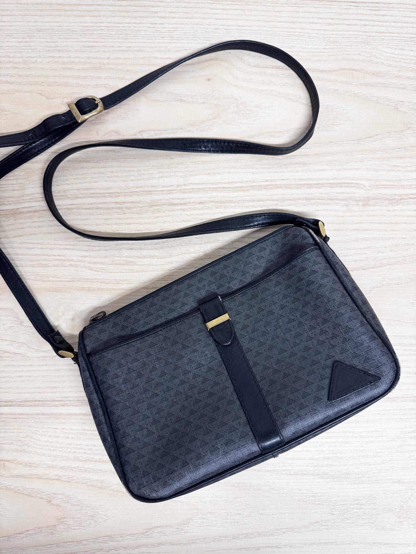 vintage 90s liz claiborne monogram leather trim canvas bag