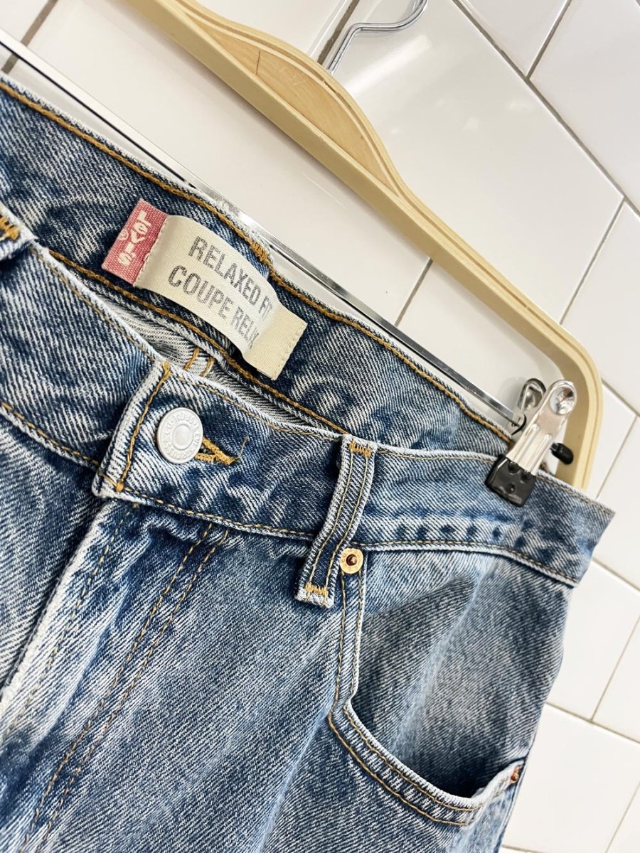 vintage 00s levi's relaxed baggy fit jeans - good market thrift store