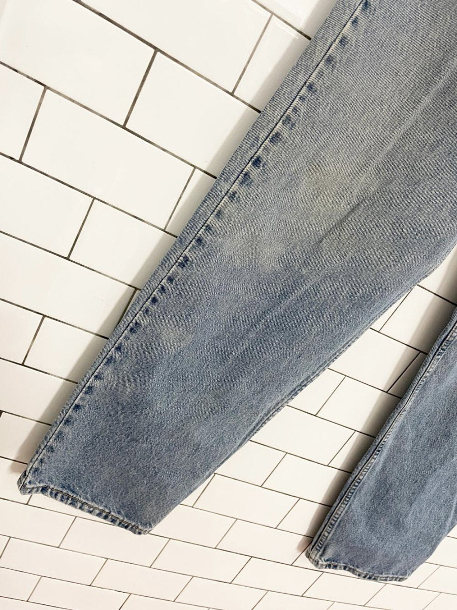 vintage 00s levi's relaxed baggy fit jeans - good market thrift store