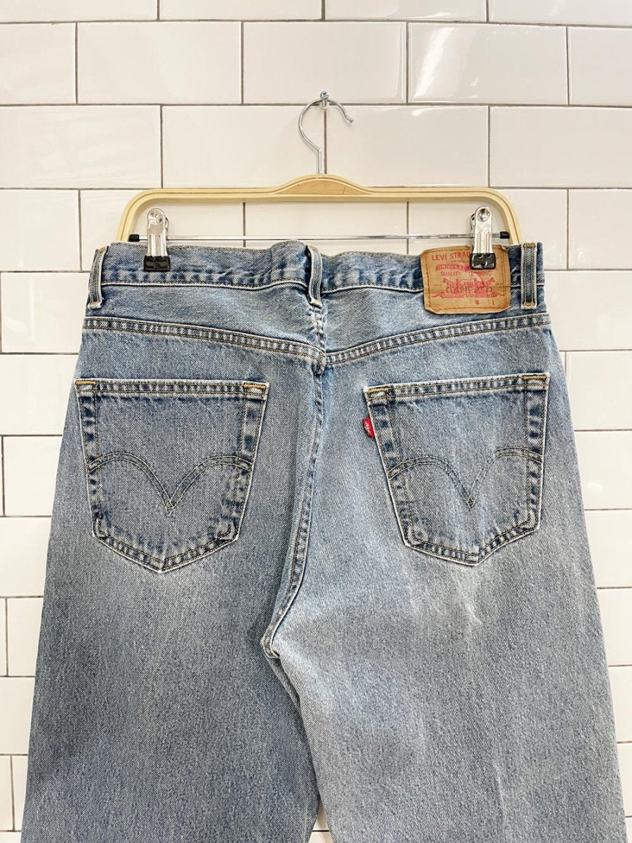 vintage 00s levi's relaxed baggy fit jeans - good market thrift store