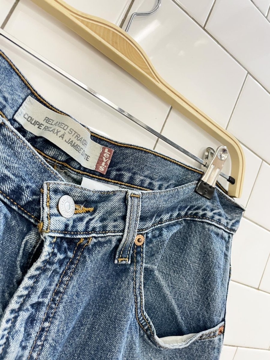 vintage 00s levi's relaxed straight leg jeans - good market thrift store
