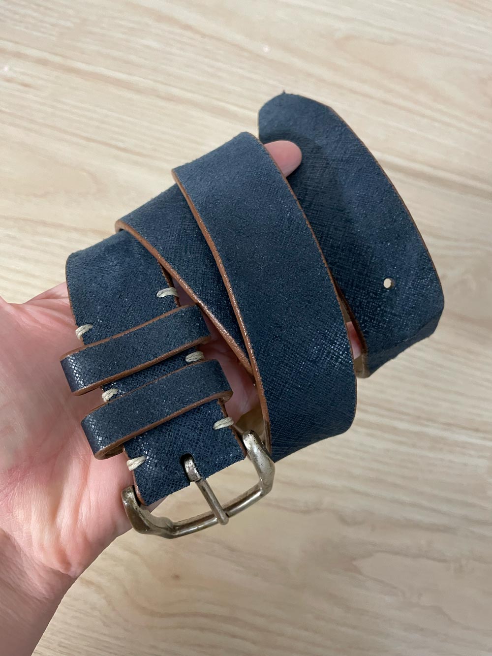 allen edmonds blue leather belt