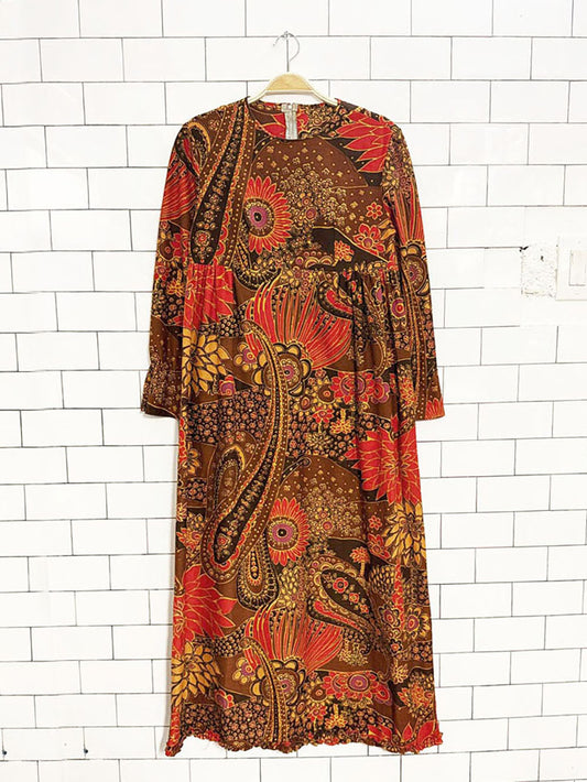 vintage 70s floral paisley empire waist groovy maxi dress | lightening zipper
