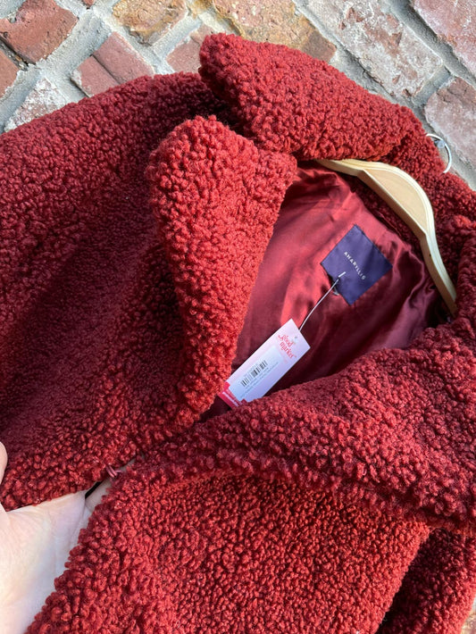 amaryllis boxy crop teddy coat