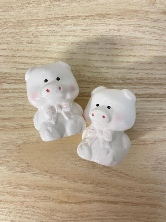 vintage pig salt + pepper shakers - good market thrift store
