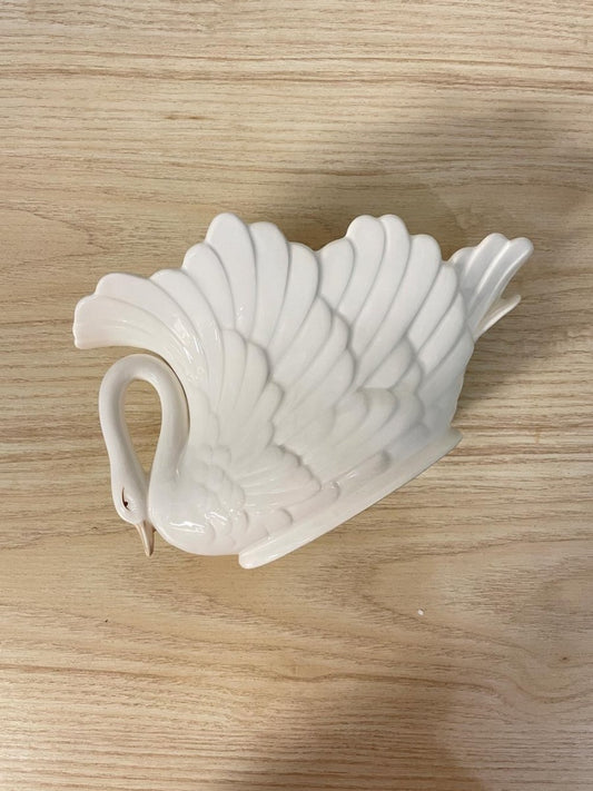 vintage marks and rosenfeld swan vase / planter / decor - good market thrift store