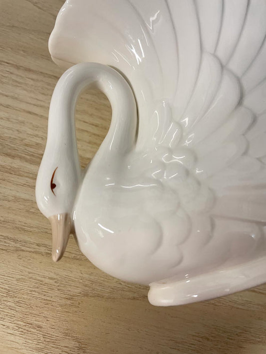 vintage marks and rosenfeld swan vase / planter / decor - good market thrift store