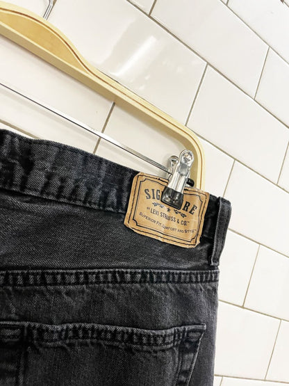 vintage 00s levi's relaxed fit long denim cut off shorts - good market thrift store