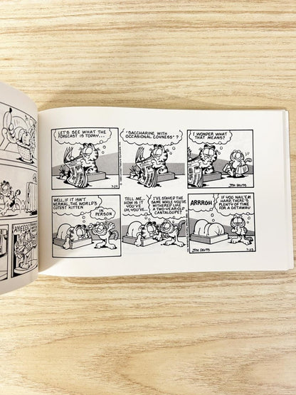 vintage 90s garlfield hangs out comic book - good market thrift store