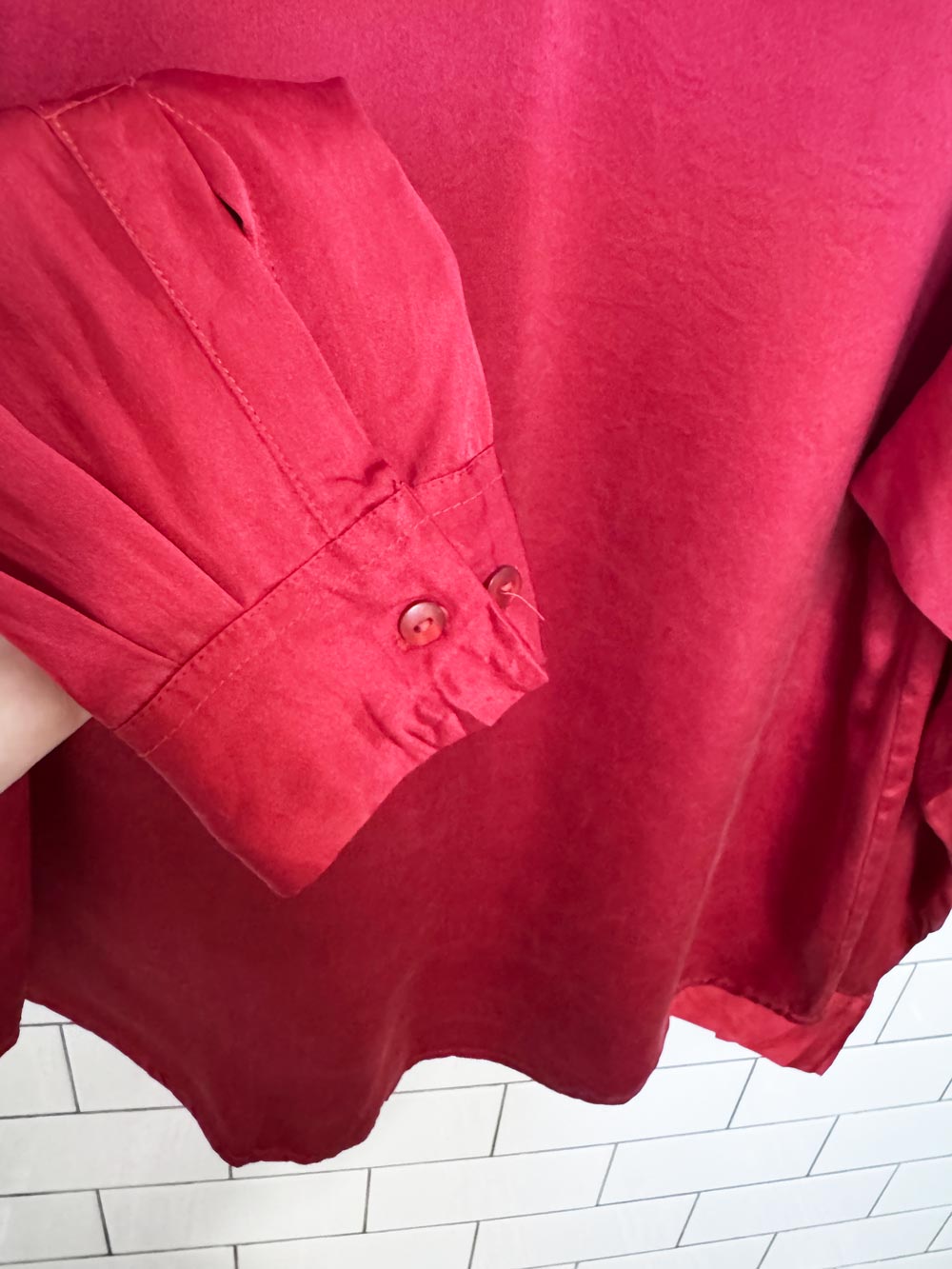 vintage 00s dalmy's 100% silk full button blouse