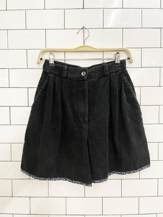 vintage 90s HER chunky cord pleated shorts - good market thrift store