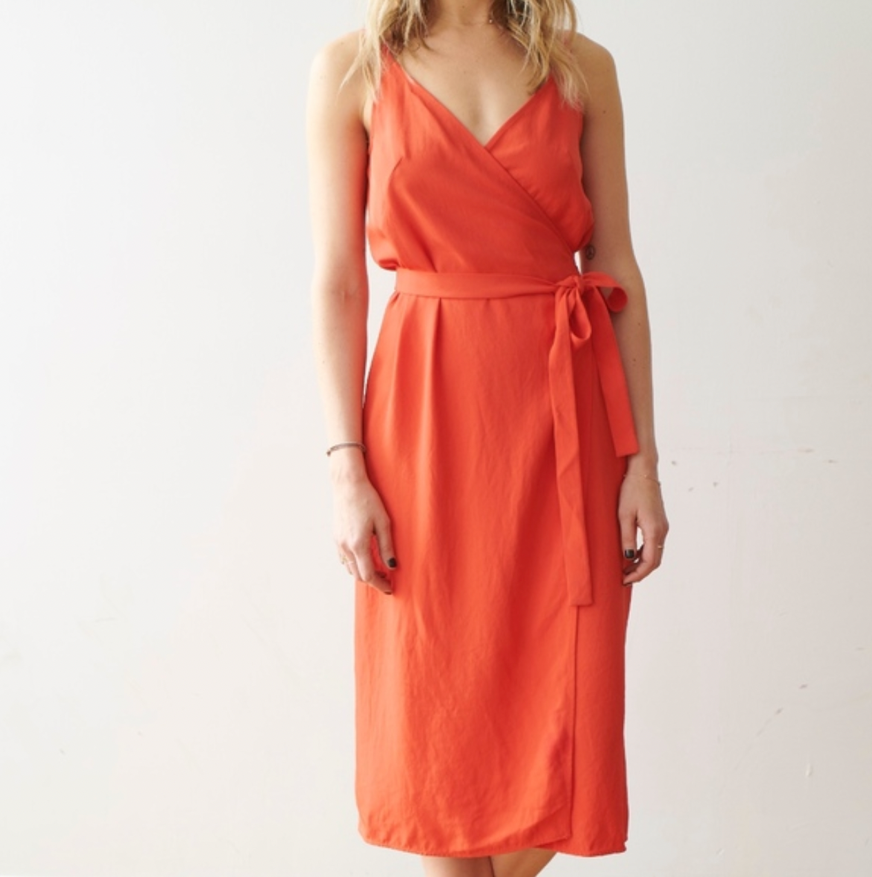 everlane japanese goweave wrap midi dress