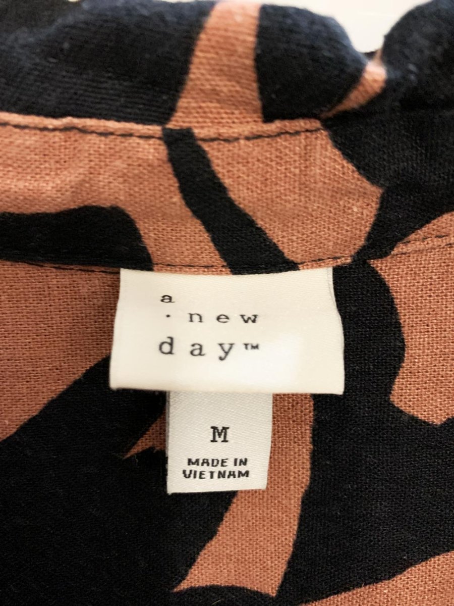a new day linen - blend full button resort shirt - good market thrift store