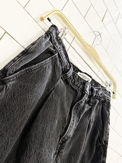 abercrombie the loose high rise pleated jeans - good market thrift store