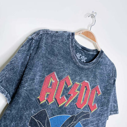 acdc 2015 fly on the wall tour '85 - size small