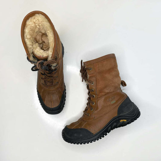 ugg adirondack II chestnut sheepskin boots - size 9
