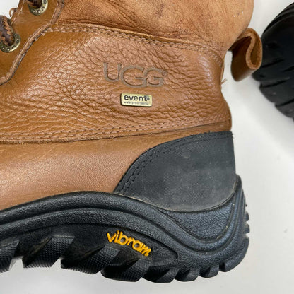 ugg adirondack II chestnut sheepskin boots - size 9