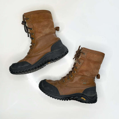 ugg adirondack II chestnut sheepskin boots - size 9