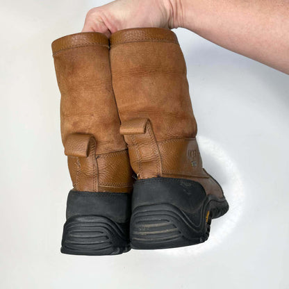 ugg adirondack II chestnut sheepskin boots - size 9