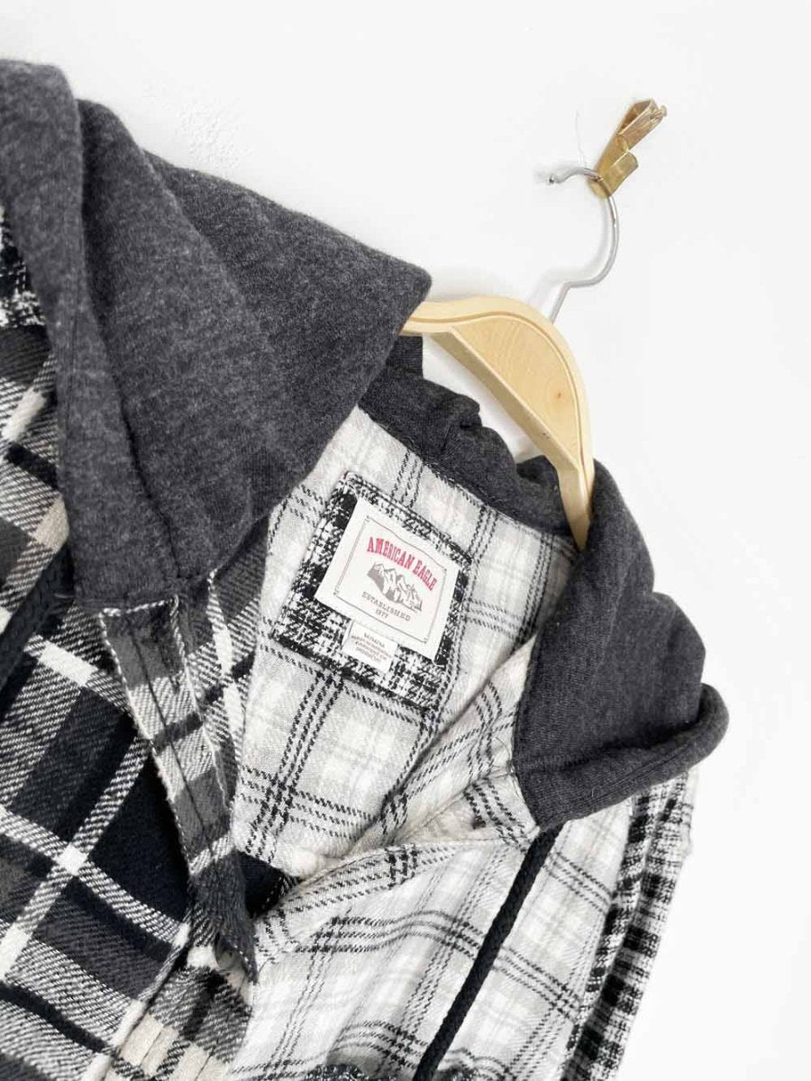 aerie cozy cabin grunge cropped hooded flannel - good market thrift store